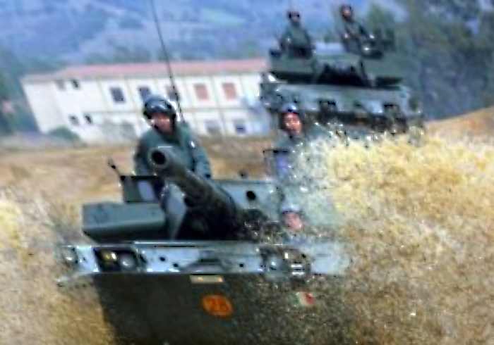 Foto de tanques italianos avanzando