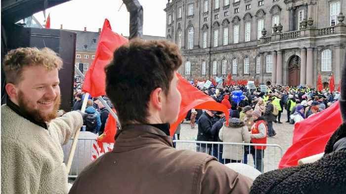 Las Juventudes Comunistas Danesas estuvieron presentes durante las manifestaciones para preservar el día libre y ahora están organizando una campaña durante la ronda de negociación colectiva (Foto: DKU)