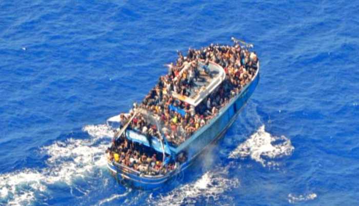 El naufragio frente a la costa griega de una barco de refugiados es un acto criminal