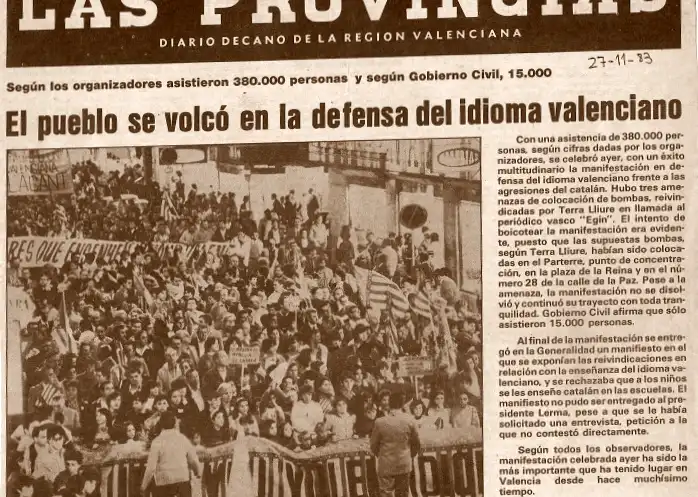 Recorte de periódico sobre manifestación en defensa de la lengua valenciana