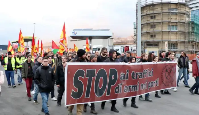 Marcha de trabajadores del CALP en Génova