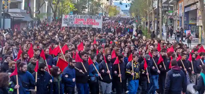 Foto de manifestación por la educación pública y gratuita en Grecia
