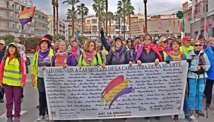 Pancarta de la Desbandá en memoria de las mujeres civiles masacradas cuando huían de Málaga