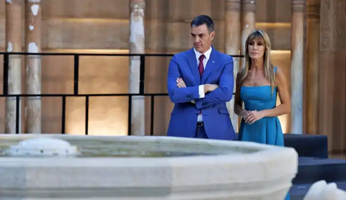 Foto del presidente Pedro Sánchez y su compañera Begoña