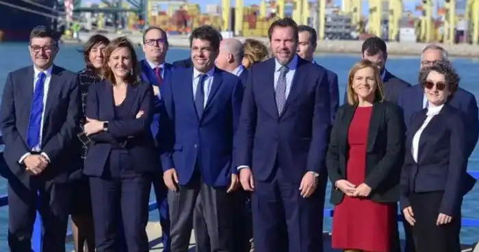 Visita del Ministro a las instalaciones del puerto de València