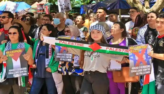 Protesta en São Paulo, Brasil, 4 de noviembre de 2023. "No a la ocupación de Gaza. Abajo el genocidio de los palestinos por parte de Israel".