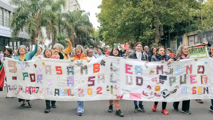 Foto de marcha del Movimiento por la Salud de los pueblos