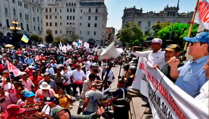 Confederación General de Trabajadores convoca paro el 19 julio exigiendo la renuncia de Dina Baluarte